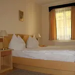 فندق Maltezsky Kriz 3*